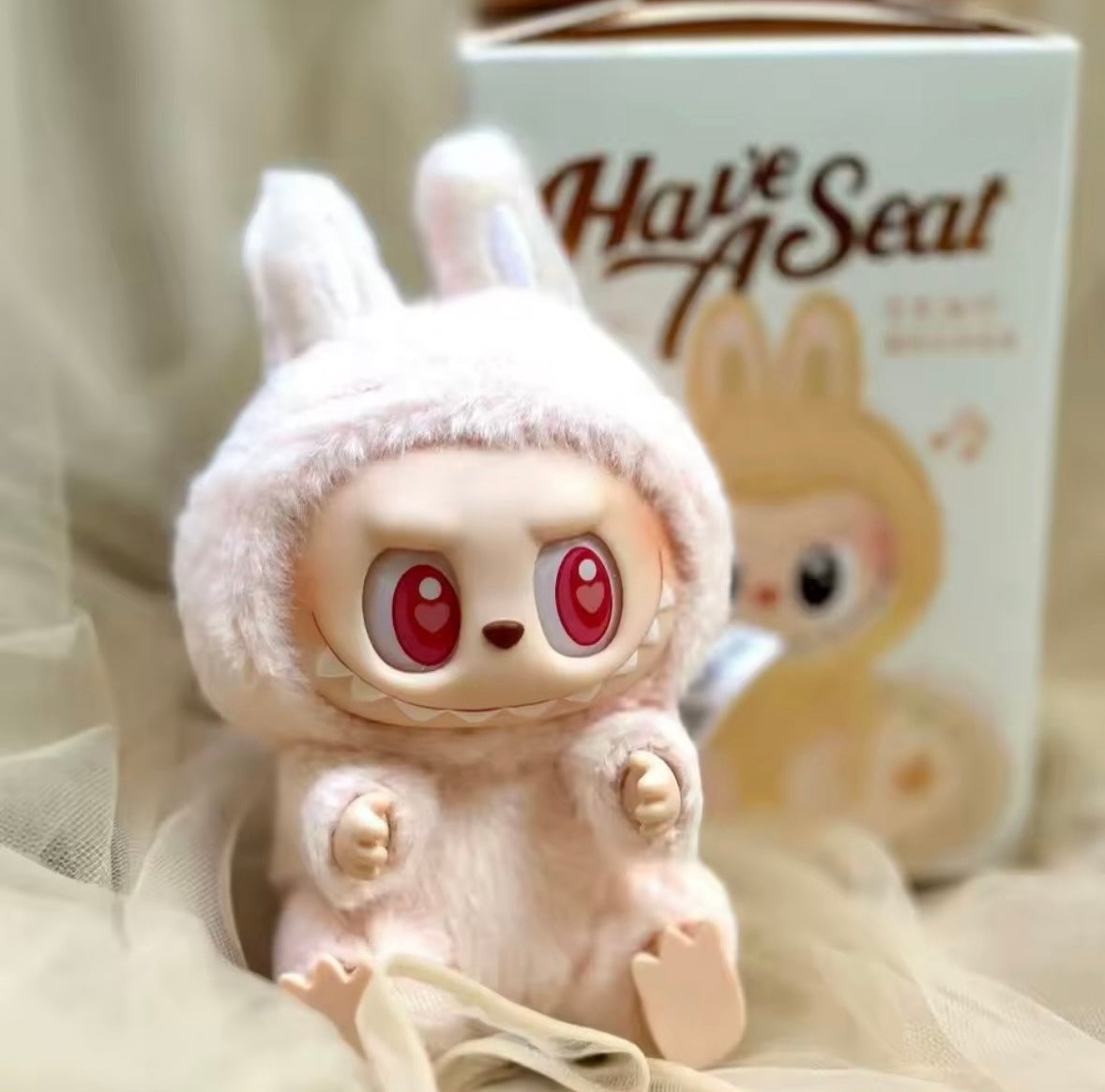 Labubu “Have A Seat” – Caja Sorpresa